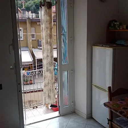 Casa Albarosa, 10 Min Walk Train Station, Free Parking. La Spezia