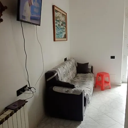 Casa Albarosa, 10 Min Walk Train Station, Free Parking. Apartamento *