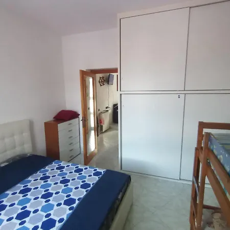Casa Albarosa, 10 Min Walk Train Station, Free Parking. Apartamento