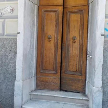 Appartement Casa Albarosa, 10 Min Walk Train Station, Free Parking. La Spezia