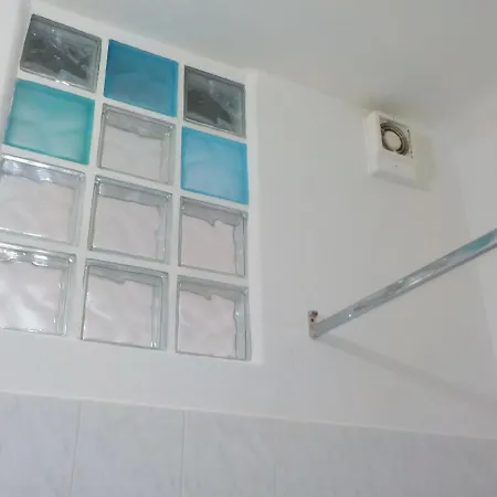 Apartman Casa Albarosa, 10 Min Walk Train Station, Free Parking. La Spezia