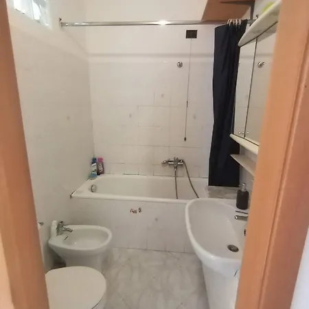 Casa Albarosa, 10 Min Walk Train Station, Free Parking. La Spezia