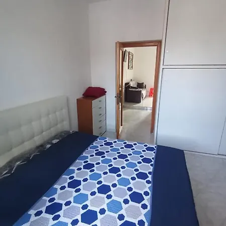 Apartman Casa Albarosa, 10 Min Walk Train Station, Free Parking. *