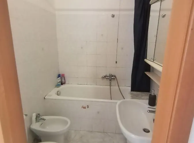 Casa Albarosa, 10 Min Walk Train Station, Free Parking. La Spezia